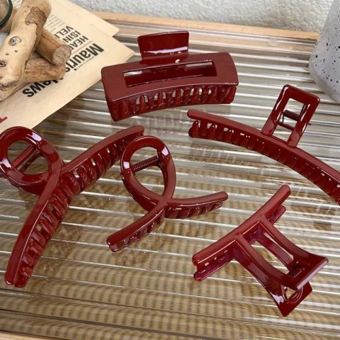 UXSL Elegant Wine Red Geometric Shark Claw Clip for Women