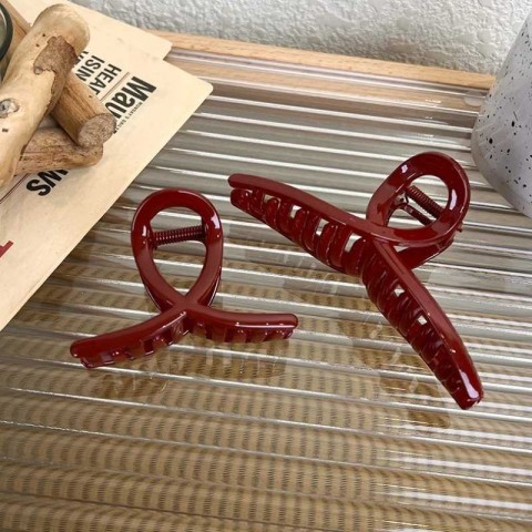 UXSL Elegant Wine Red Geometric Shark Claw Clip for Women