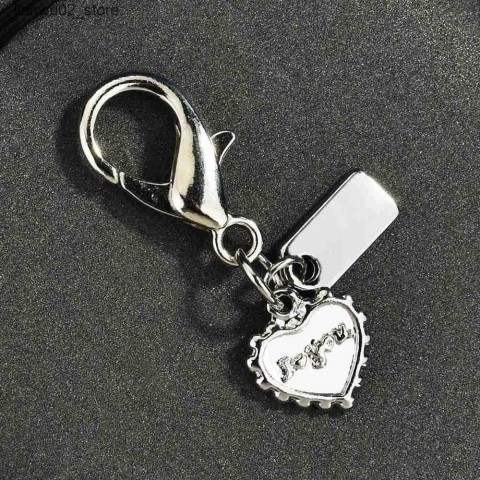 Creative Wooden Heart-Shaped Ice Cream Keychain for Women - Stylish Accessories Gift