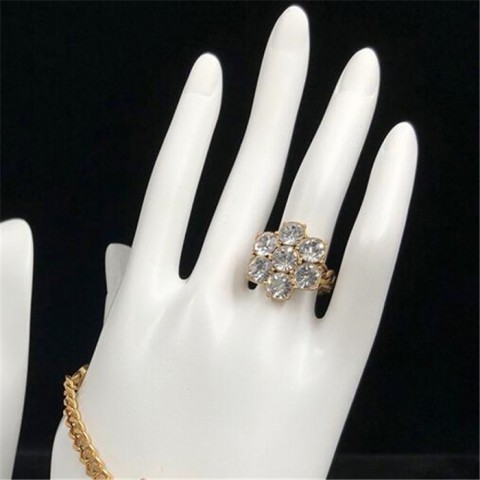 Retro Heart Pattern Brass Band Ring for Women