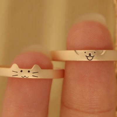 Handcrafted Silver Couple Ring with Puppy and Kitten Design for Romantic Wedding Gift