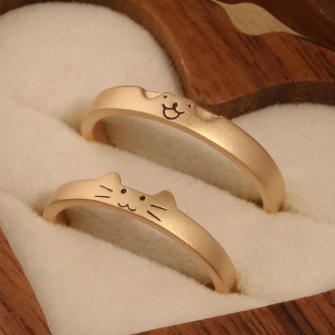 Handcrafted Silver Couple Ring with Puppy and Kitten Design for Romantic Wedding Gift
