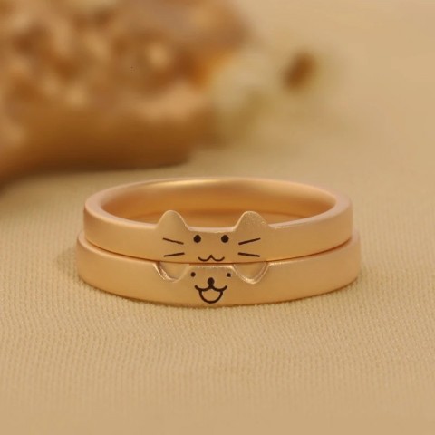 Handcrafted Silver Couple Ring with Puppy and Kitten Design for Romantic Wedding Gift
