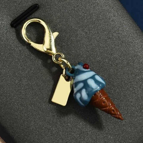 Creative Wooden Heart-Shaped Ice Cream Keychain for Women - Stylish Accessories Gift
