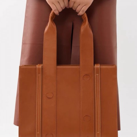 Woody Designer Leather Tote for Women - Luxury Shopping Bag in Brown