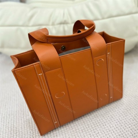 Woody Designer Leather Tote for Women - Luxury Shopping Bag in Brown