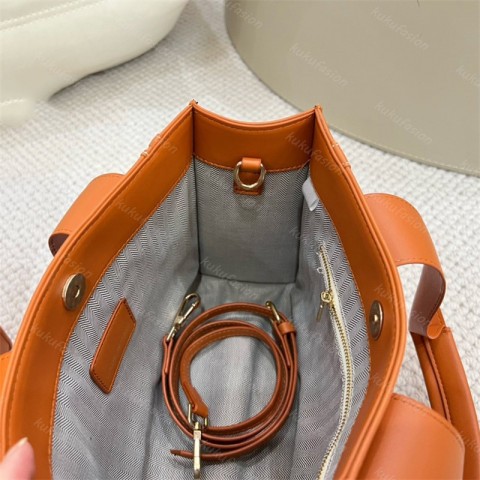Woody Designer Leather Tote for Women - Luxury Shopping Bag in Brown