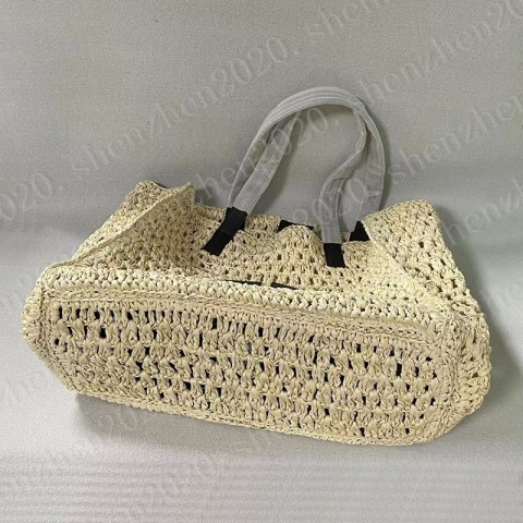 Elegant Women's Handwoven Straw Shoulder Bag